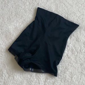 🌷 Flexees by Maidenform Tummy Control Garment. 🌷